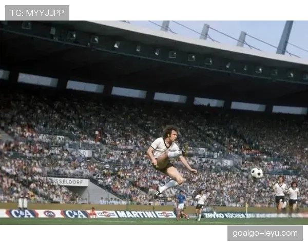 贝肯鲍尔传奇重现，足球文化再掀辉煌热潮