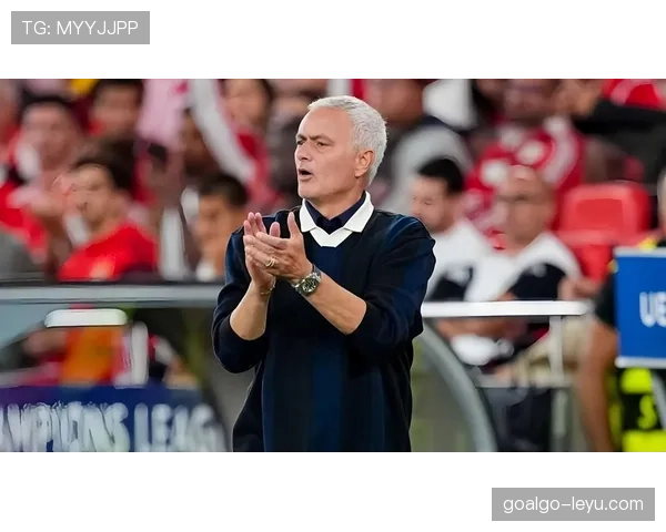 穆里尼奥防守反击战术再显神威，球队状态回暖引关注