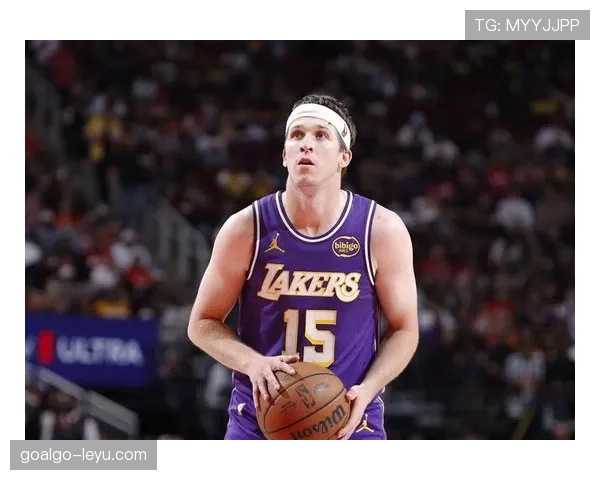 奥斯汀·里夫斯挡拆创造机会效率提升显著拉开湖人进攻空间